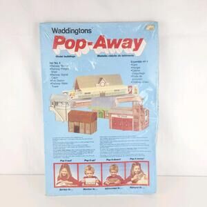 Rare 1982 Model Railway Station Kit - Waddingtons Pop-Aways. Never opened.